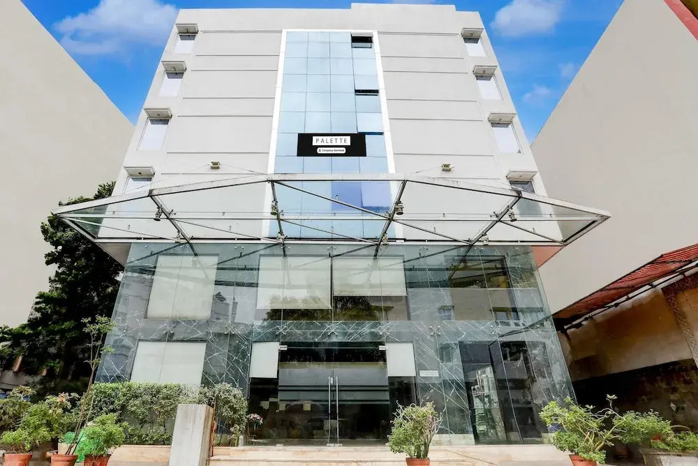 Stylish & Modern Stays at Palette River Front