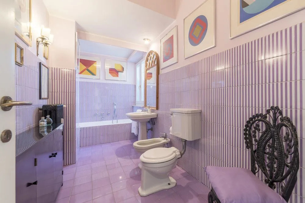 Elegant and Spacious Luxury Flat on Aurelian Walls