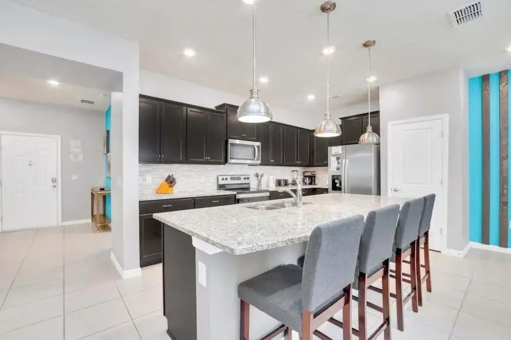 Your Enchanted Take Me Away Townhome! 5 Bedroom Townhouse
