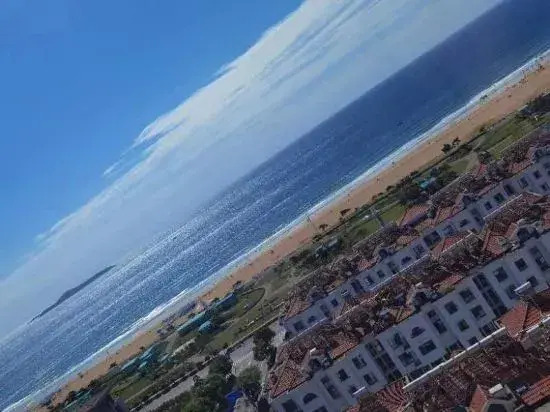 1 Minute Seaview Apartment