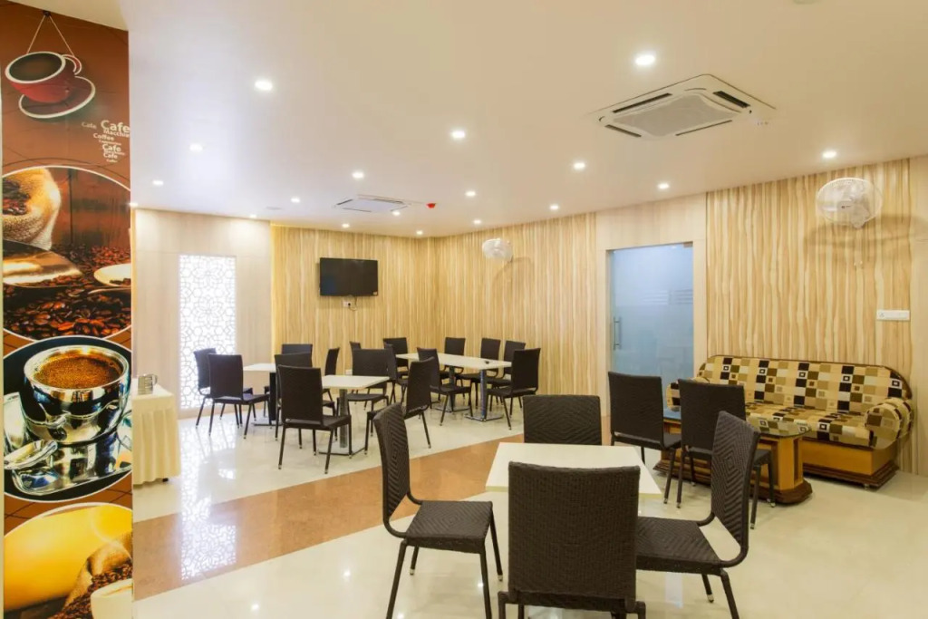 Hotel Ratana International
