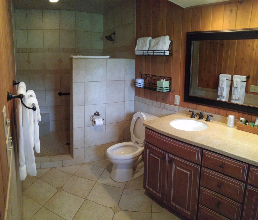 Pine Needles Lodge