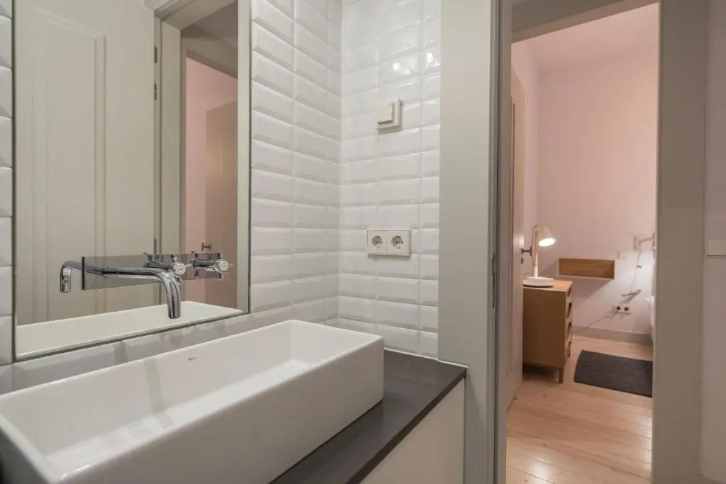 Lovelystay - Charming 3 Bedroom Wonder Downtown