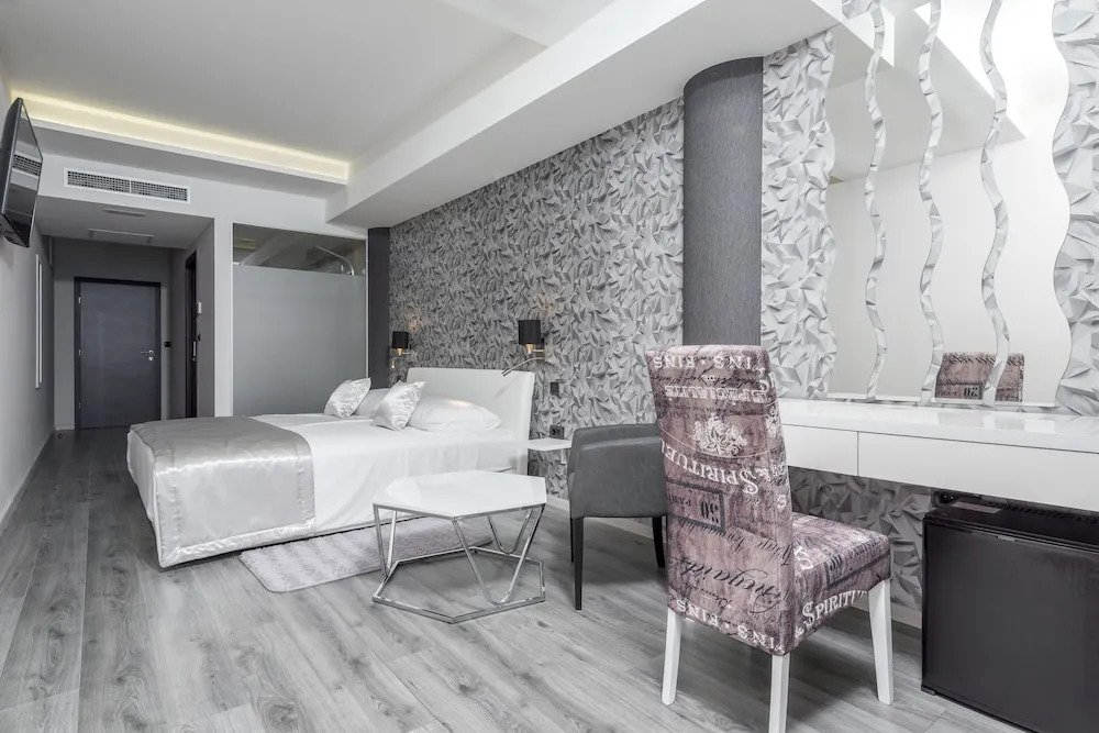 Sea View Luxury Rooms Seven of Nine