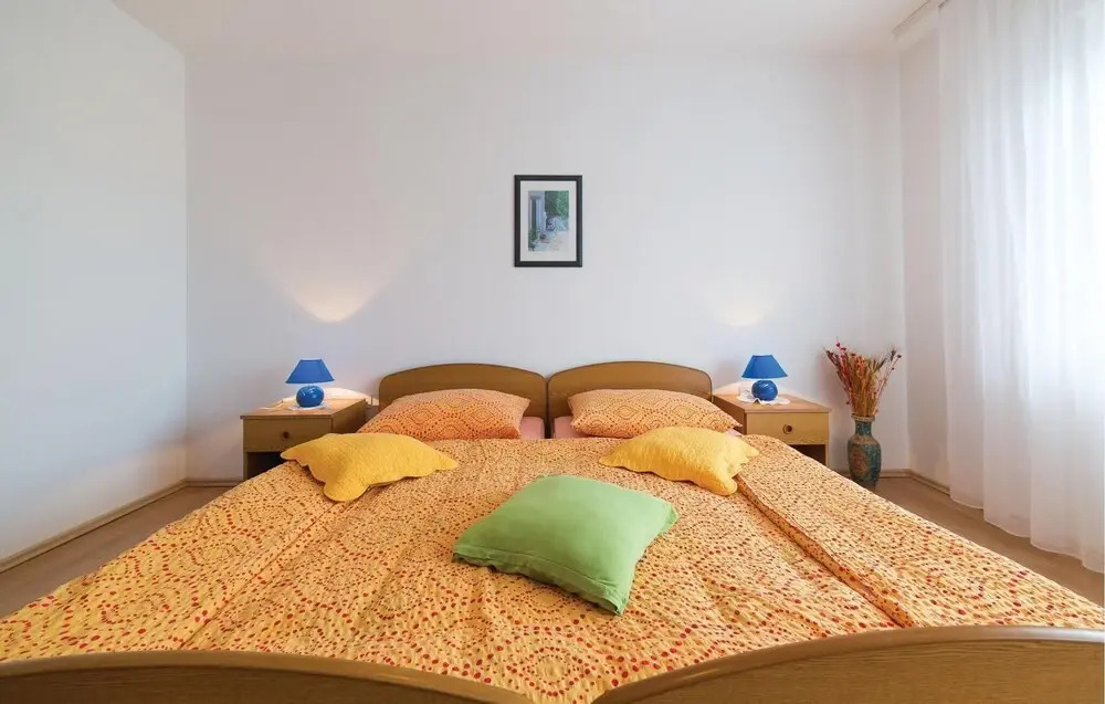 Stunning Home in Kastel Kambelovac With Wifi and 2 Bedrooms
