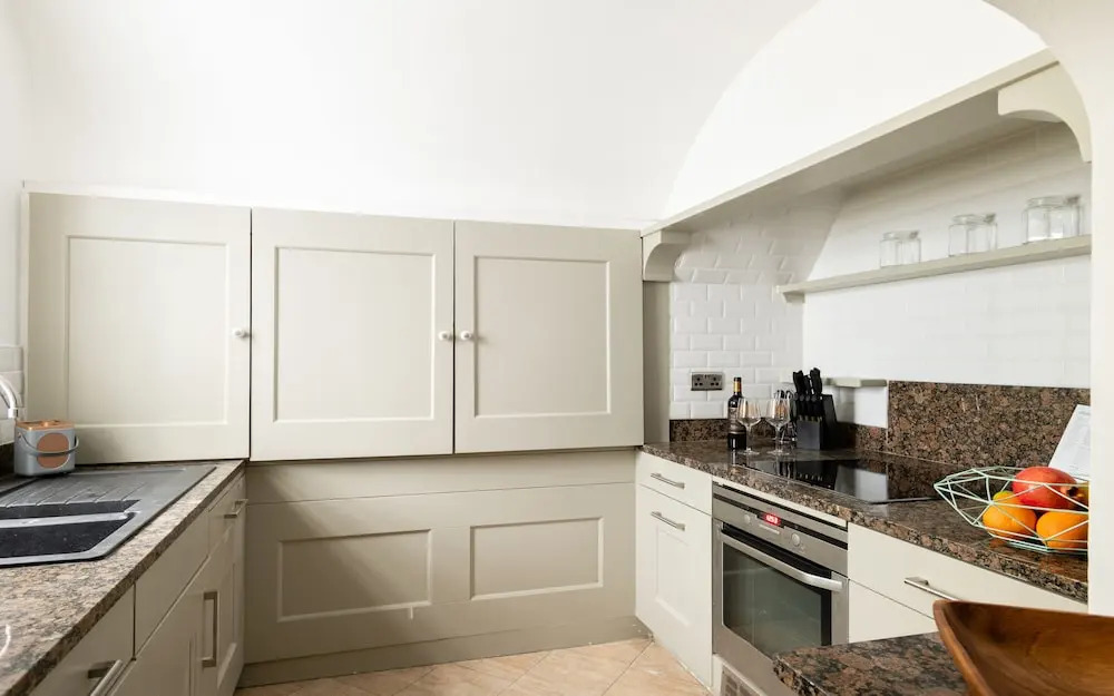 The Pimlico Gardens - Modern 3BDR with Patio & next to River Thames