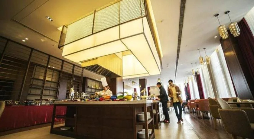 Ruijing New Hualian Hotel