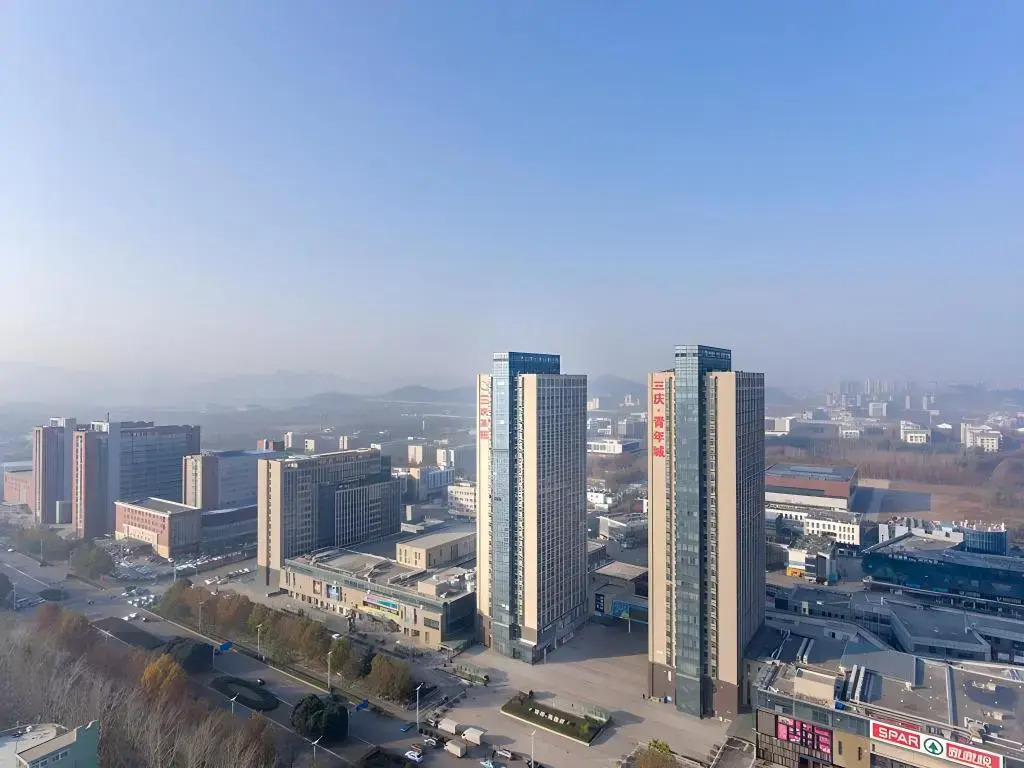 Vienna 3 Best Hotel (inan Changqing University Town)