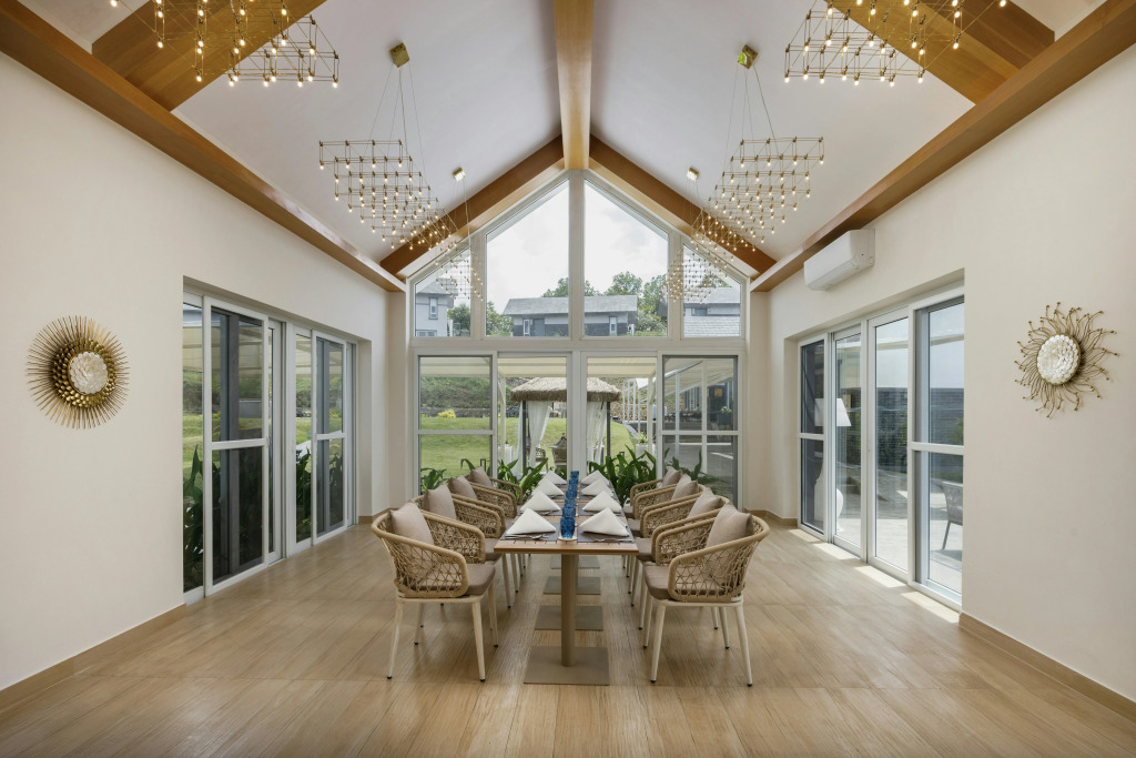 Himalayan Hideaway Resort Pokhara, The Centara Collection