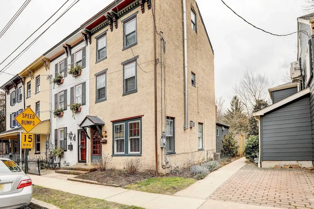 Brooke House In The Heart of Downtown w/ Patio