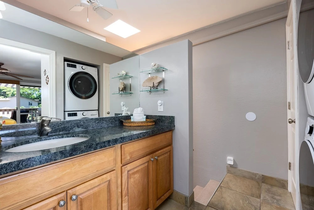 Kahana Sunset C7 2 Bedroom Condo by RedAwning