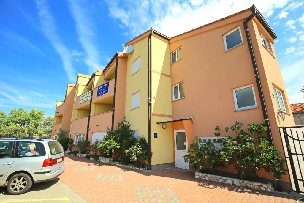 SOLARIS Modern & Comfortable Apartments with Free Private Parking