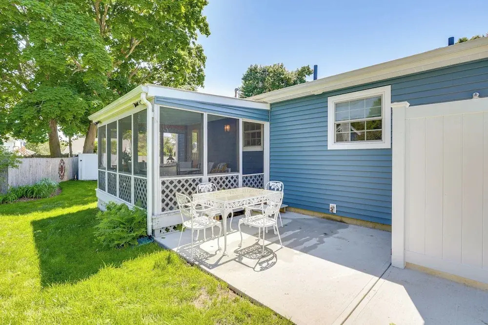 Old Saybrook Home w/ Screened Porch & Ocean View!
