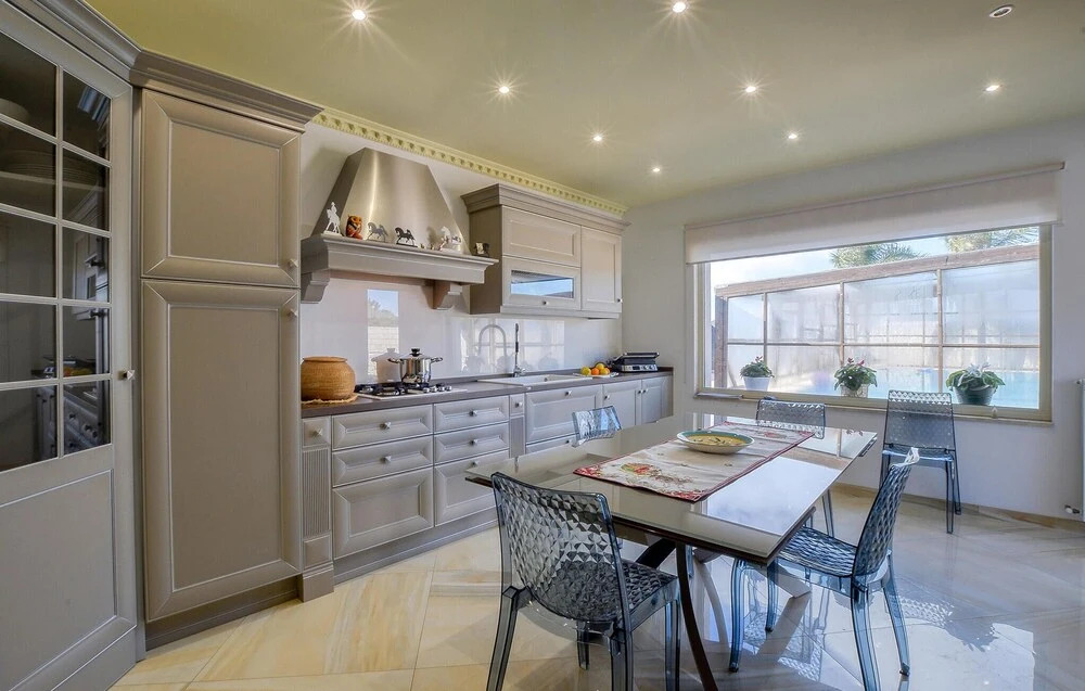 Nice Home in Modica With 5 Bedrooms, Outdoor Swimming Pool and Swimming Pool