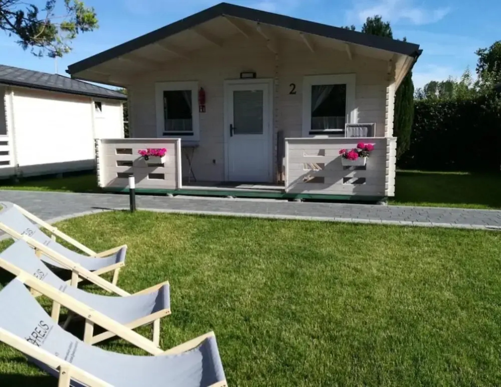 Holiday homes by the sea, quiet neighborhood
