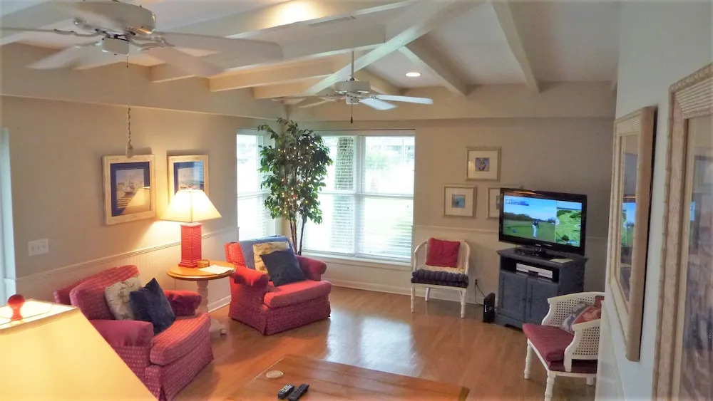 Guiding Light Unit C - Groundfloor by Jekyll Realty