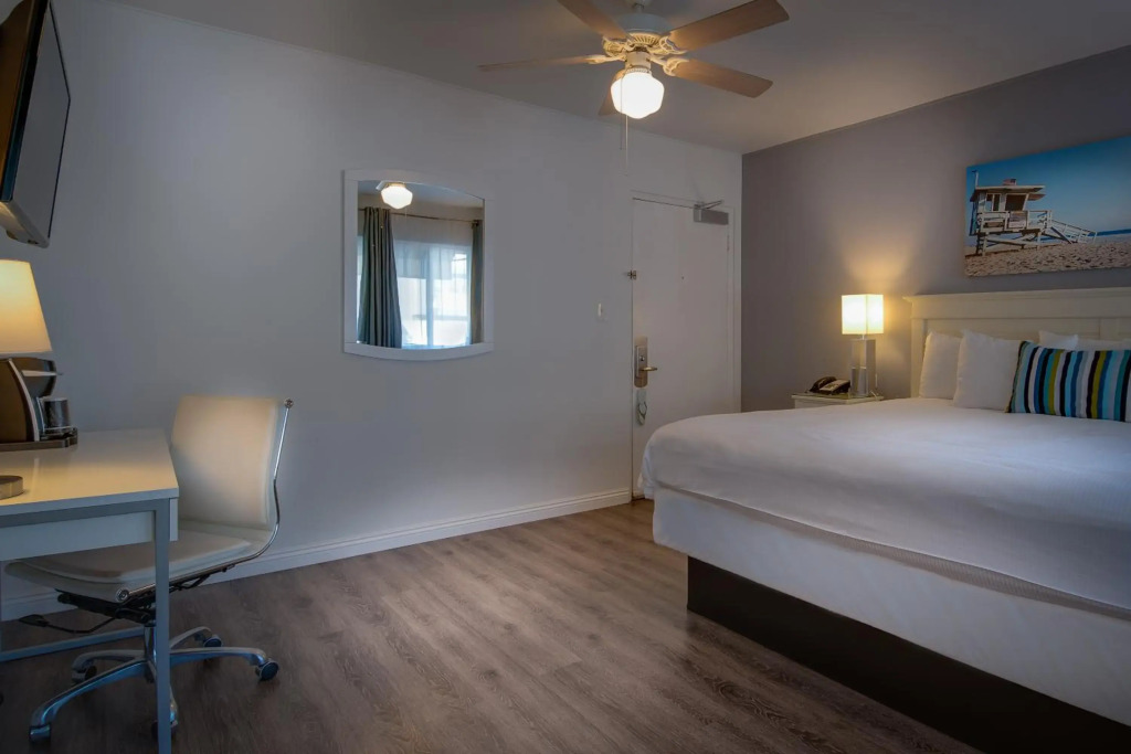 Bayside Hotel