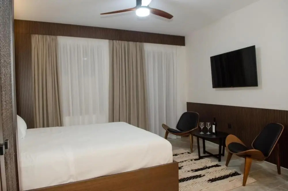Leone suites