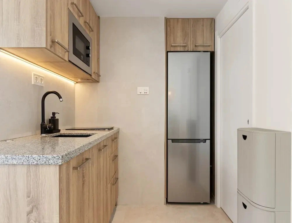 Sunny Apartment Near Playamar Beach
