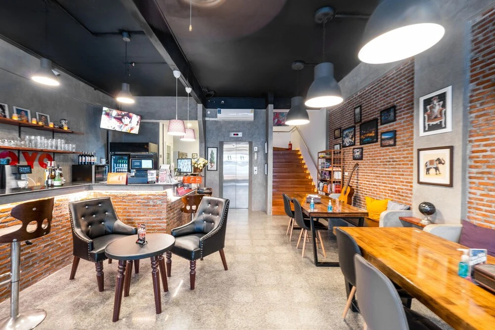 The Urban Age Deluxe by OYO Rooms