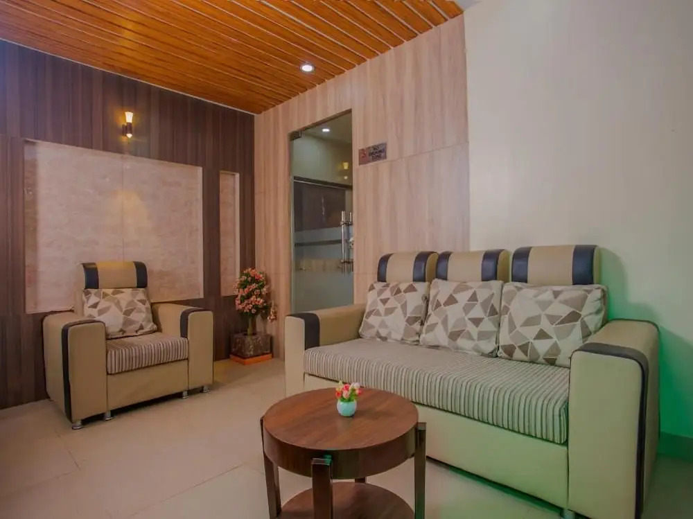 OYO 172 Hotel Deepshree