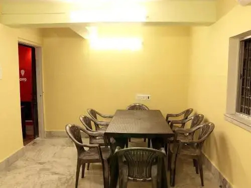 Amit Hotel by OYO Rooms