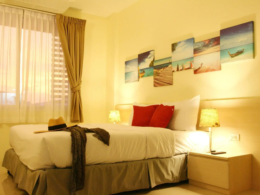 Apo Hotel