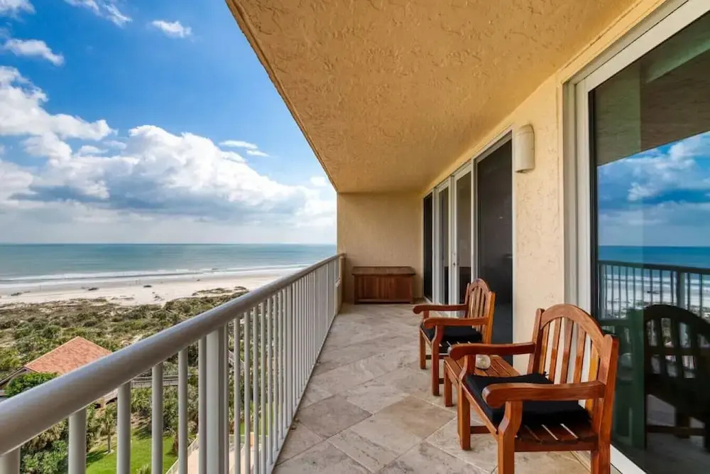 New Smyrna Beachfront Modern 9th Floor Condo Pool Hot Tub