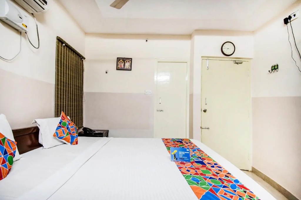 FabHotel Aditya Yatri Nivas - Nr Tirupati Railway Station