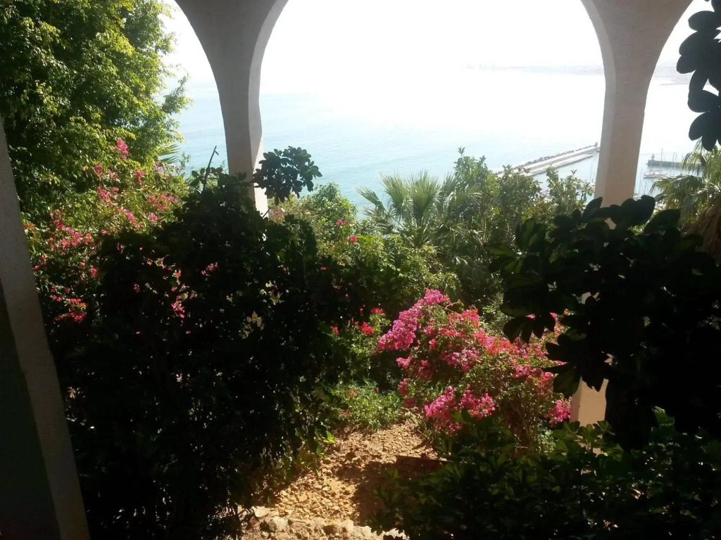 Harbourview Lodge