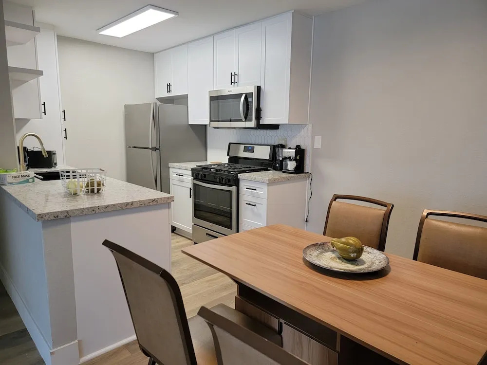 Hollywood Cosmopolitan Apartments