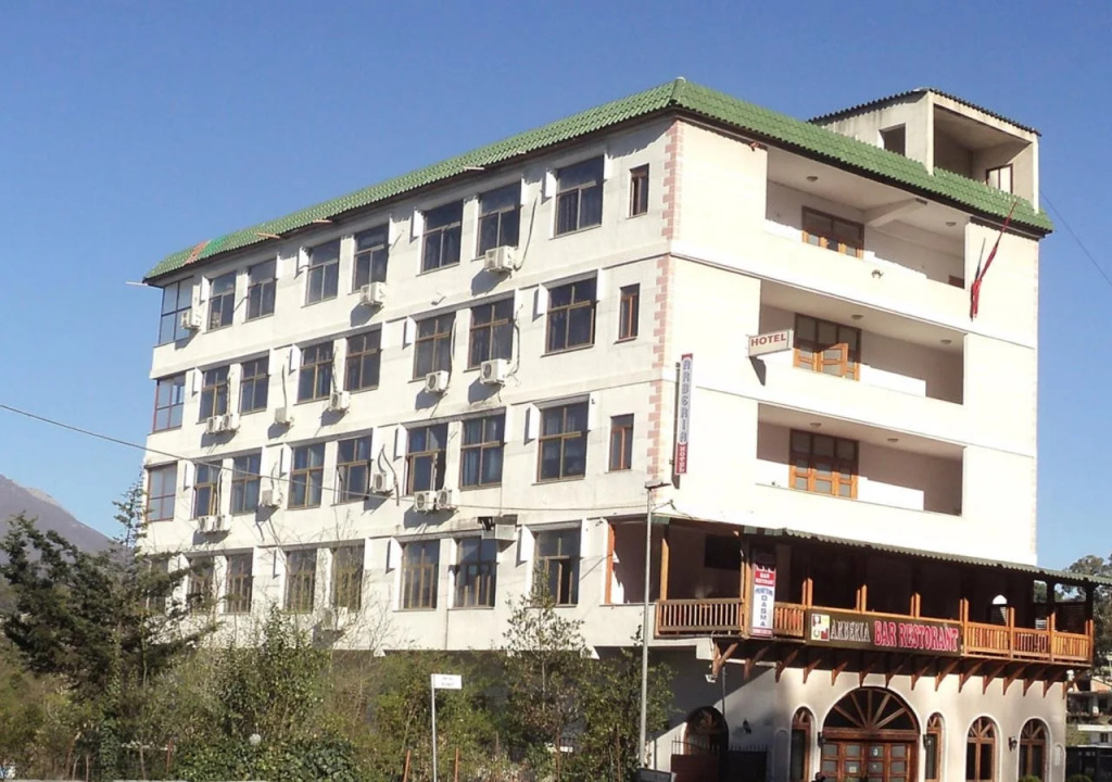 Hotel Arberia