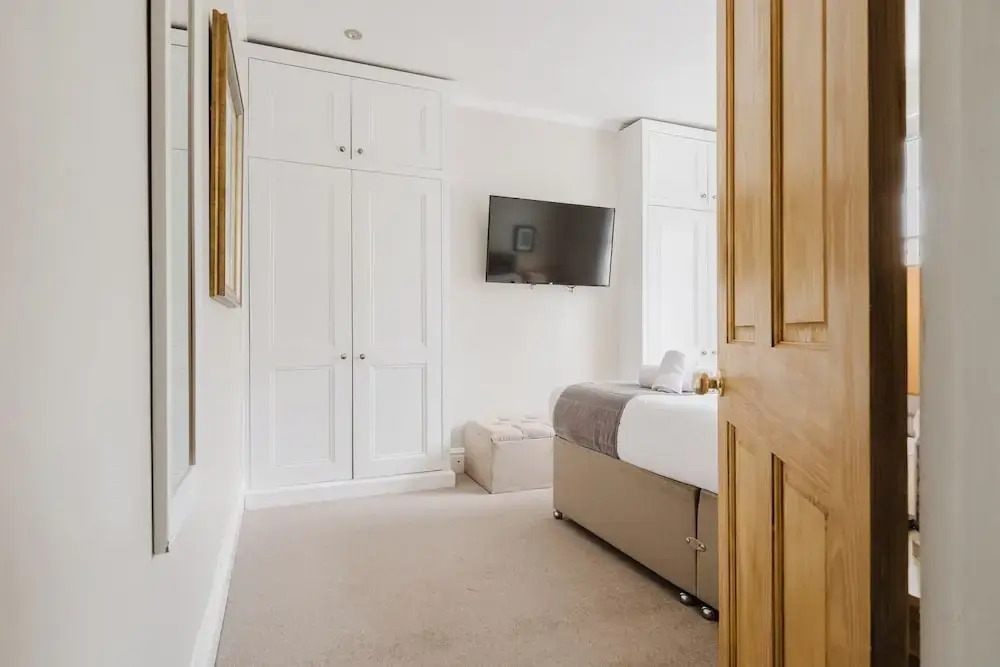 Stylish Townhouse Annexe Cheltenham
