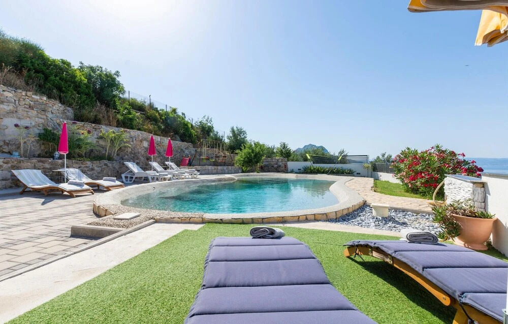 Amazing Home In Kucine