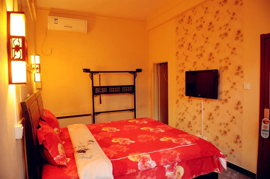 Liuhe Courtyard Hotel