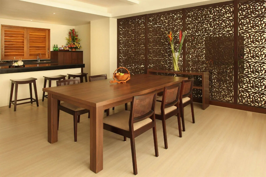 Villa Kayu Raja
