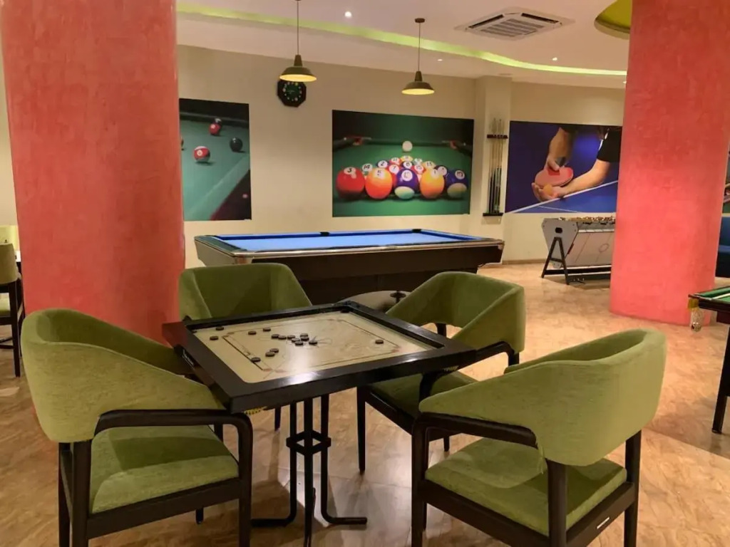 Luxurious Studio Homes Nr Surat Airport by Nirvana Hospitality