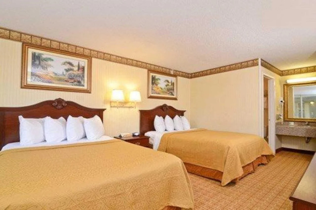 stayAPT Suites Alexandria-Fort Belvoir