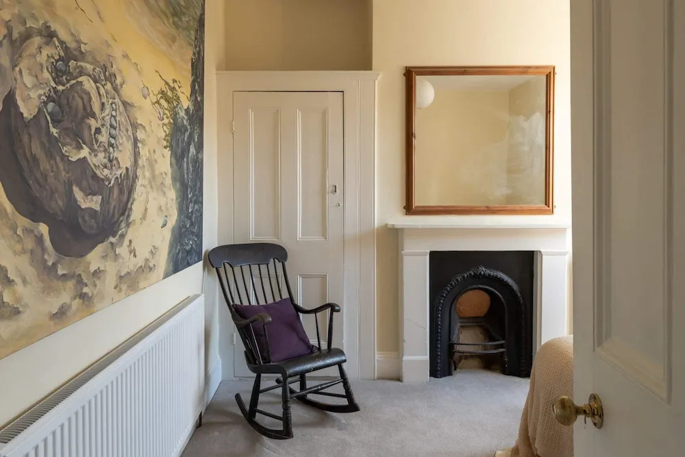 Cosy and Beautiful 2BR Flat Near Battersea Fits 4
