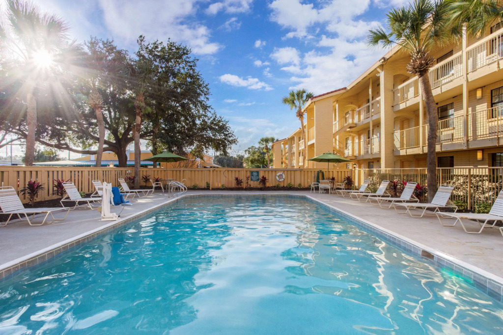 La Quinta Inn by Wyndham Orlando Airport West
