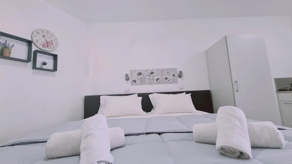 100 AN - Napa Living 22
