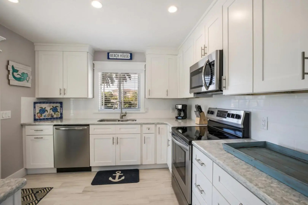 Royal Palm - 5701 Holmes Blvd Unit A