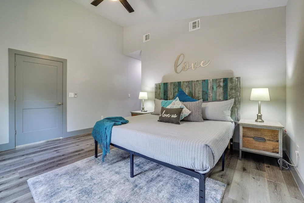 Modern Canyon Lake Vacation Home w/ Furnished Deck
