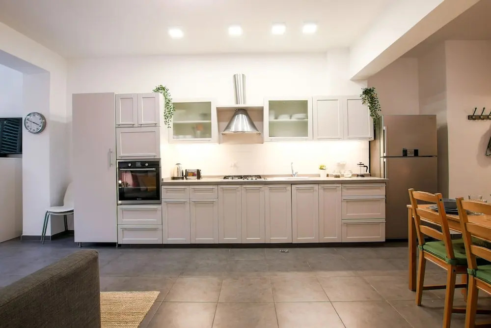 Gorgeous Gordon Getaway 3BR Near Sea
