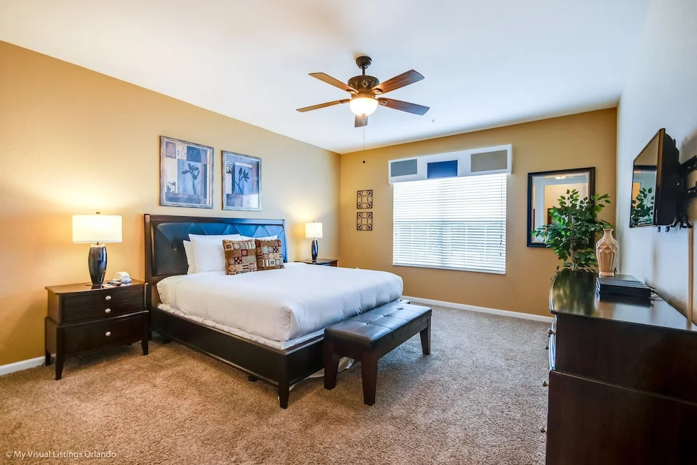 Vista Cay Luxury Serenity. 2 Bedroom Townhouse by RedAwning