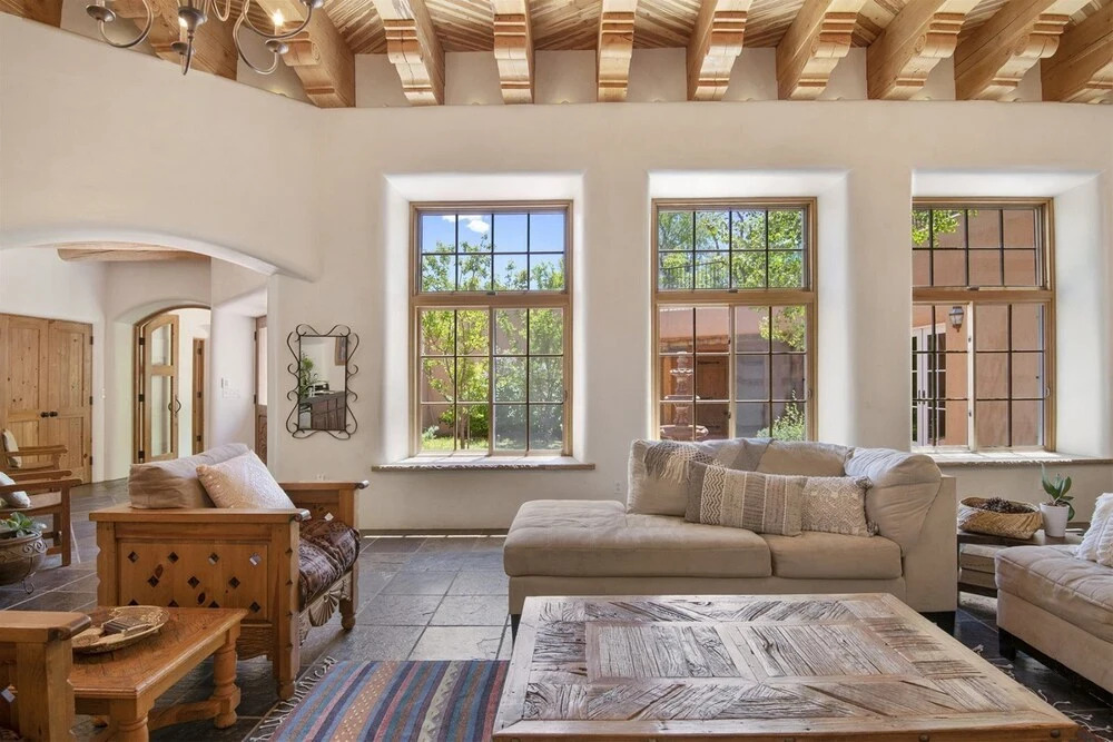 El Torreon - Exclusive Luxury Home, Nestled Next to Water and Trees