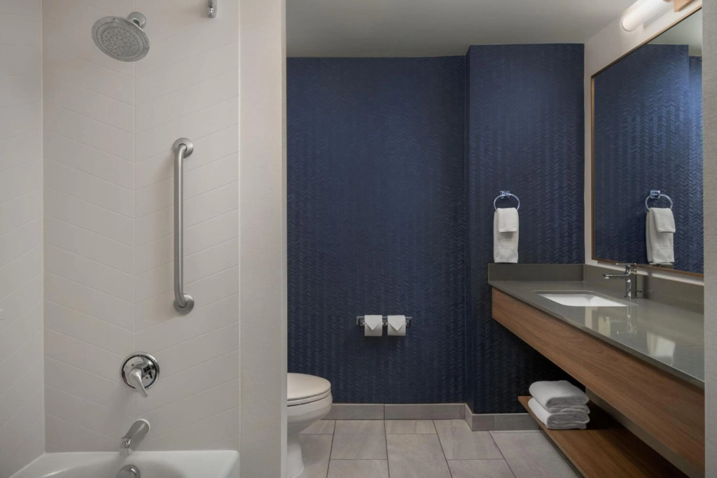 Fairfield Inn & Suites Roanoke Hollins/I-81