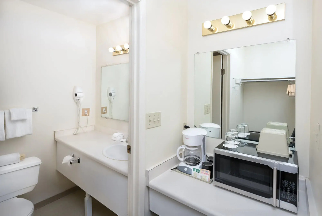 Cassandra Hotel
