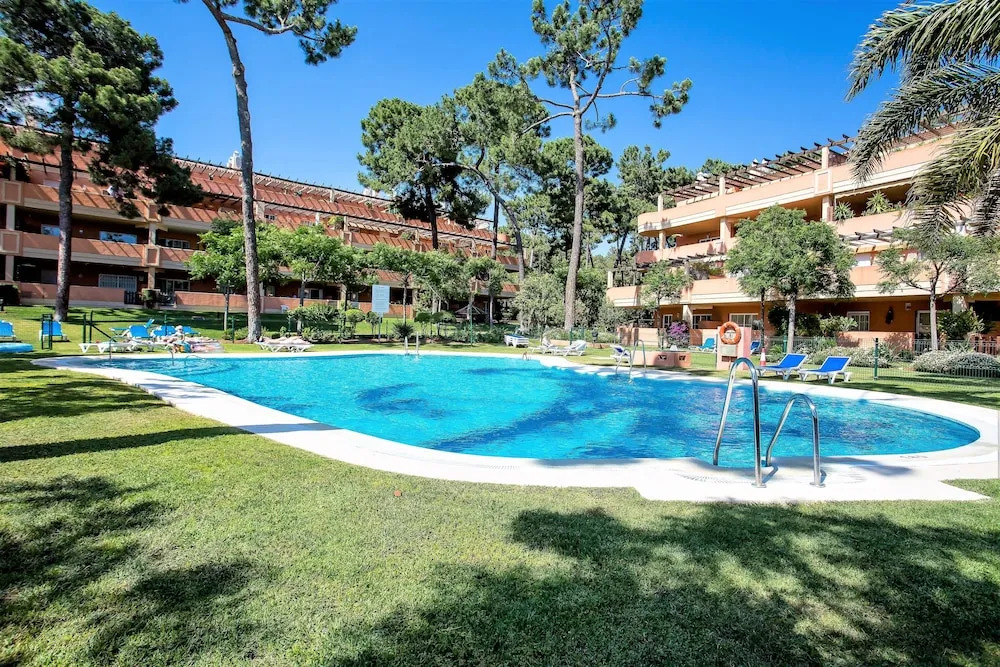 3 bed apartment close to beach BB43
