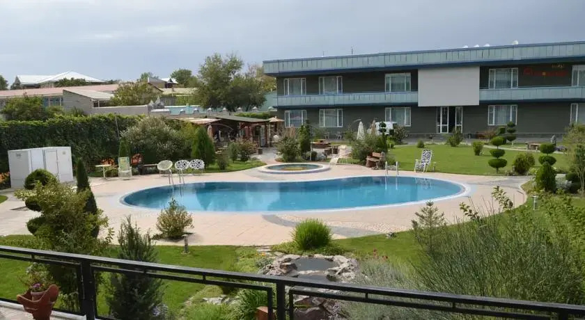 Advantage Hotel